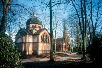 LO-Kirche_Mausoleum1
